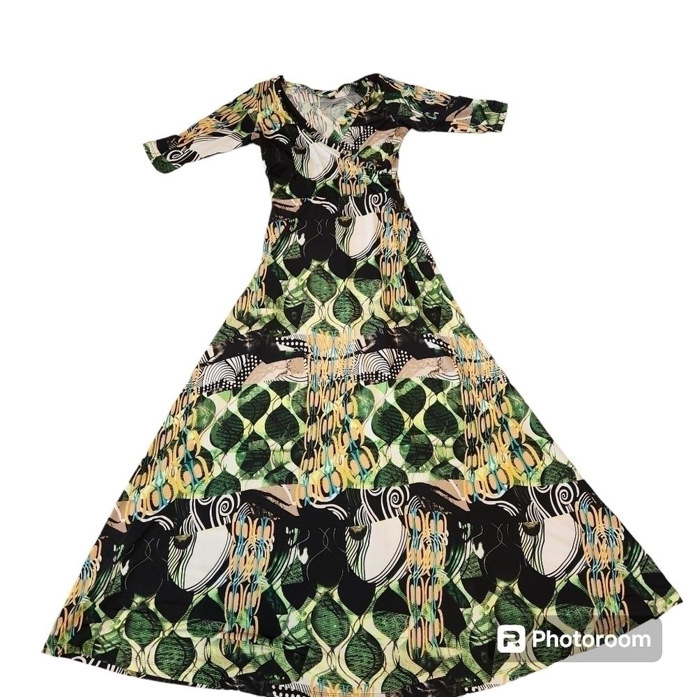 Snap Striking Multi-colored Artsy Design Maxi Dress, sz S
